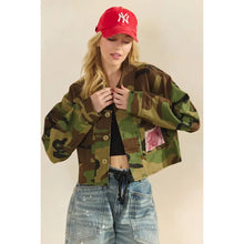 Load image into Gallery viewer, Camo Sequin Contrast Jacket
