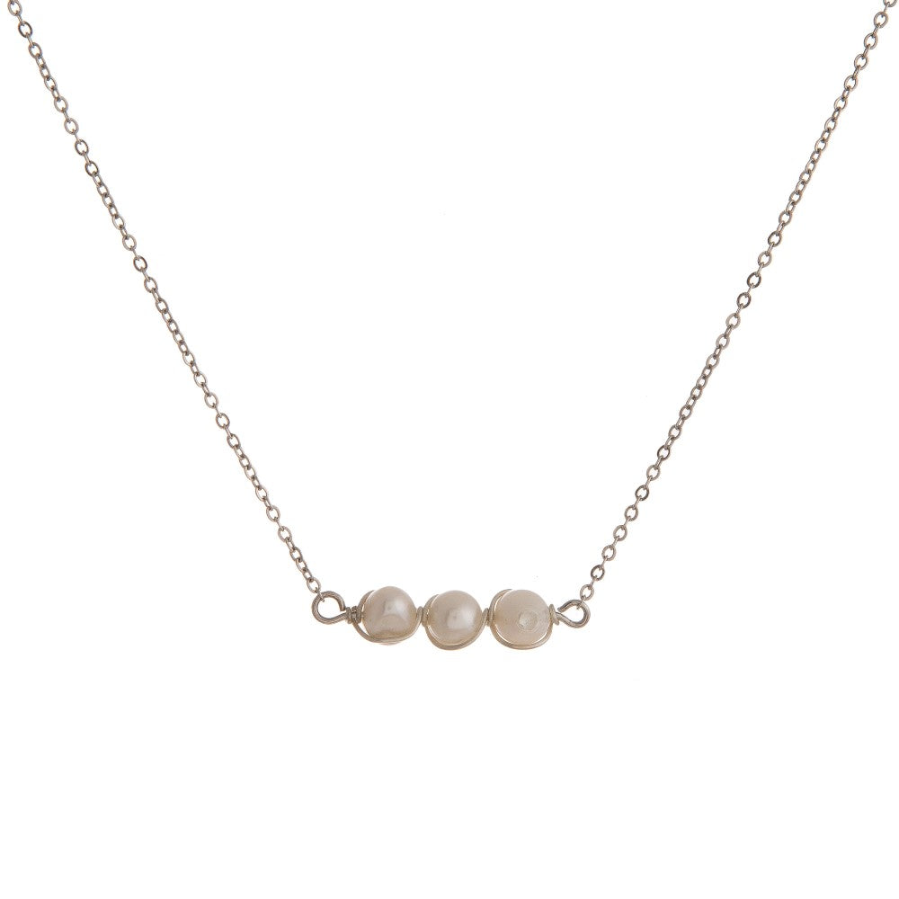 Three Pearl Necklace | Silver