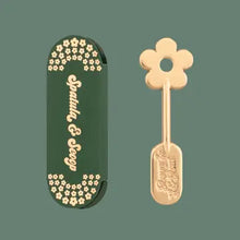 Load image into Gallery viewer, Poppy &amp; Pout Lip Scrub
