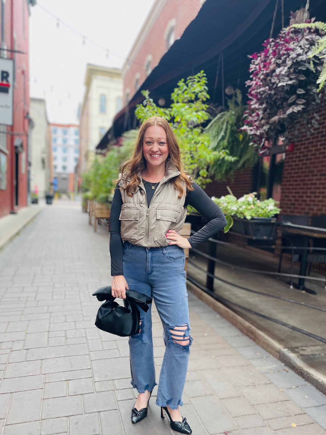 Cropped Zip Up Cargo Puffer Vest | Light Mocha