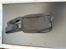 Load image into Gallery viewer, Nylon Fanny pack | two colors

